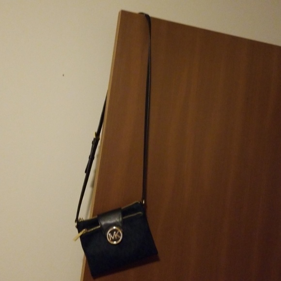 Handbags - Authentic Michael Kors purse.